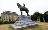 Beschmierte Statue von Leopold II. nahe des Königlichen Palastes in Brüssel am 10. Juni 2020 Archivb(Bild: Thierry Roge/Belga)
