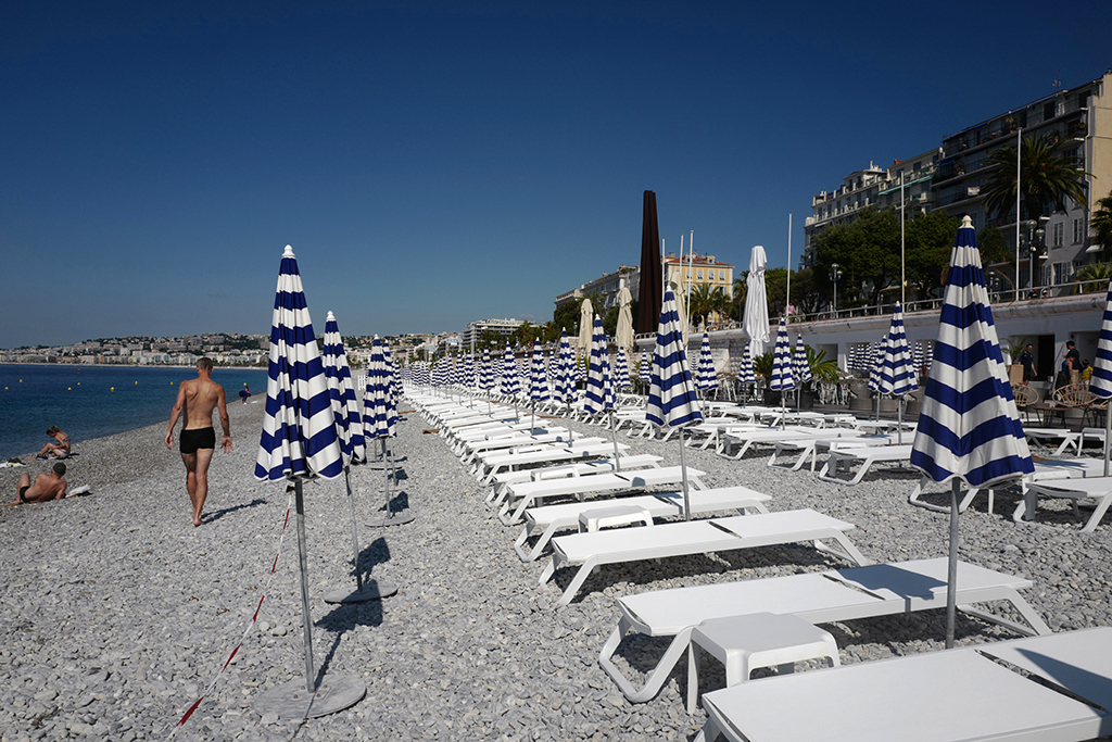 Am Strand von Nizza (Bild: Valery Hache/AFP)