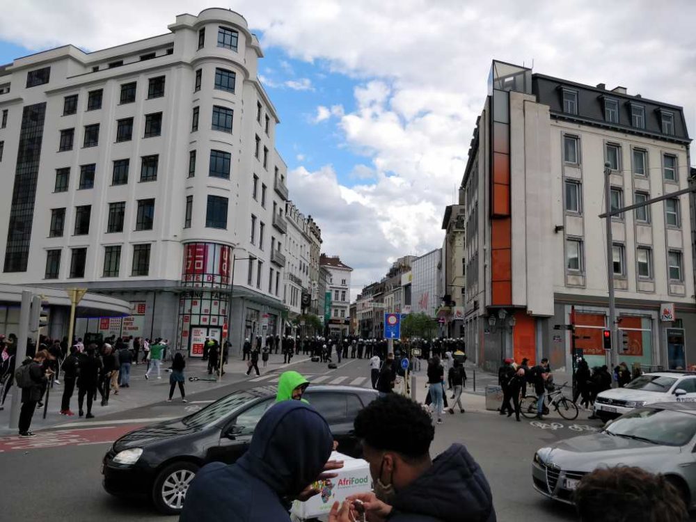 Anti-Rassismus-¨Proteste in Brüssel mit hohem Polizeiaufgebot (Bild: Antony Gevaert/Belga)