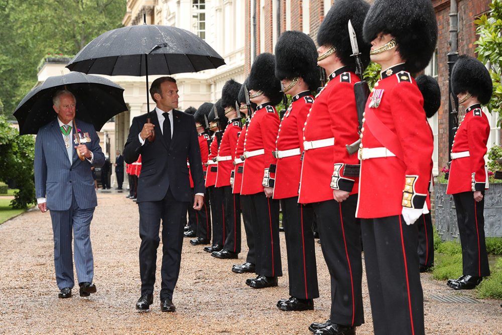 Prinz Charles und Präsident Macron (Bild: Jonathan Brady/Pool/AFP)