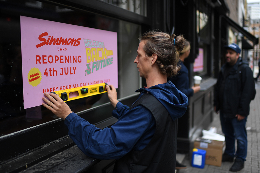 In London dürfen am 4. Juli die Pubs wieder öffnen (Bild: Daniel Leal-Olivas/AFP)