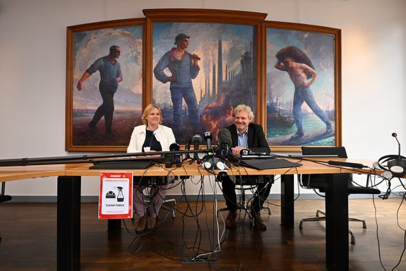 Pressekonferenz mit den neuen FGTB-Vorsitzenden Miranda Ulens und Thierry Bodson am Dienstag in Brüssel (Bild: Eric Lalmand/Belga) 