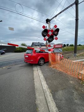 Unfall am Bahnübergang Buschberger Weg Bild: privat)
