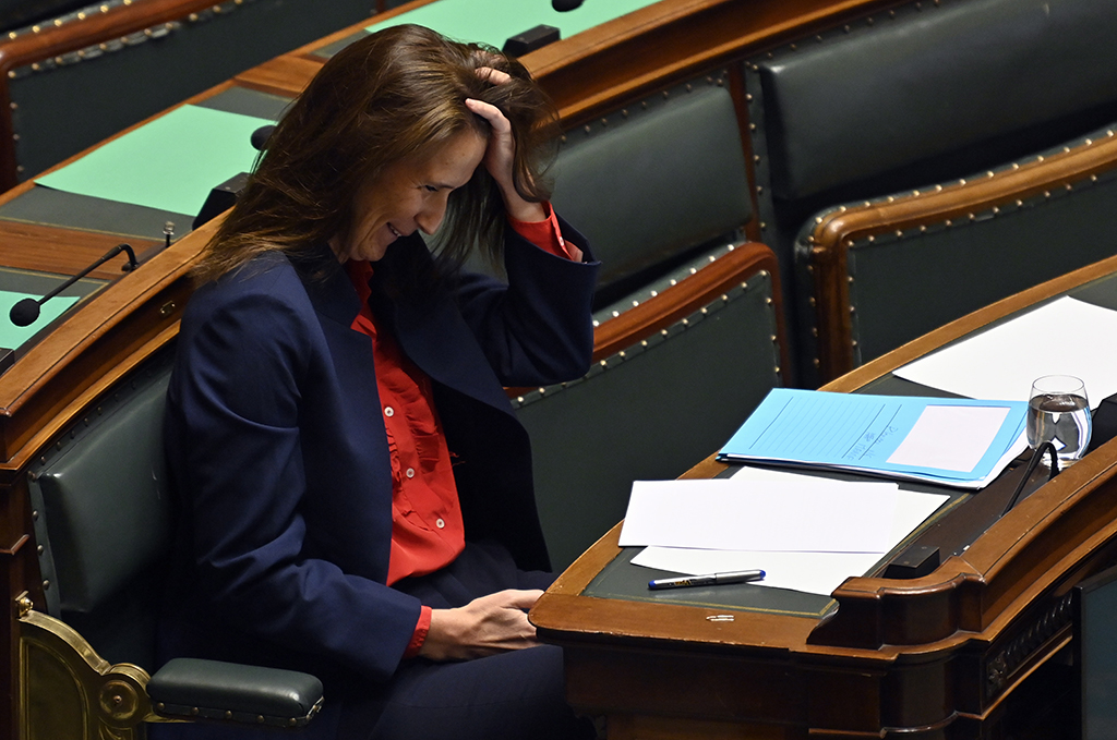 Premierministerin Sophie Wilmès am 11. Juni in der Kammer (Bild: Eric Lalmand/Belga)