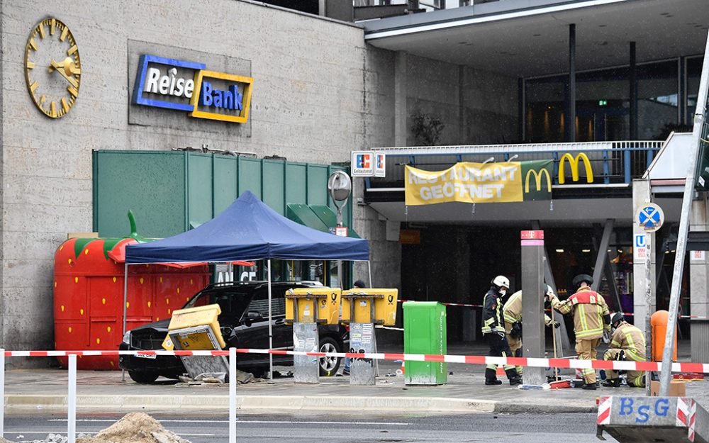 Schwerer Verkehrsunfall in Berlin (Bild: Tobias Schwarz/AFP)