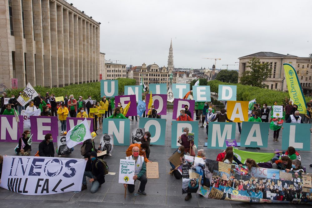 Demonstration in Brüssel für "ein neues Leben nach Corona" (Bild: Nicolas Maeterlinck/Belga)