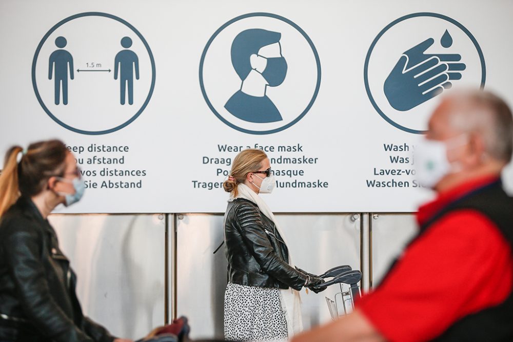 Reisende am Brussels Airport in Zaventem (Archivbild: Bruno Fahy/Belga)