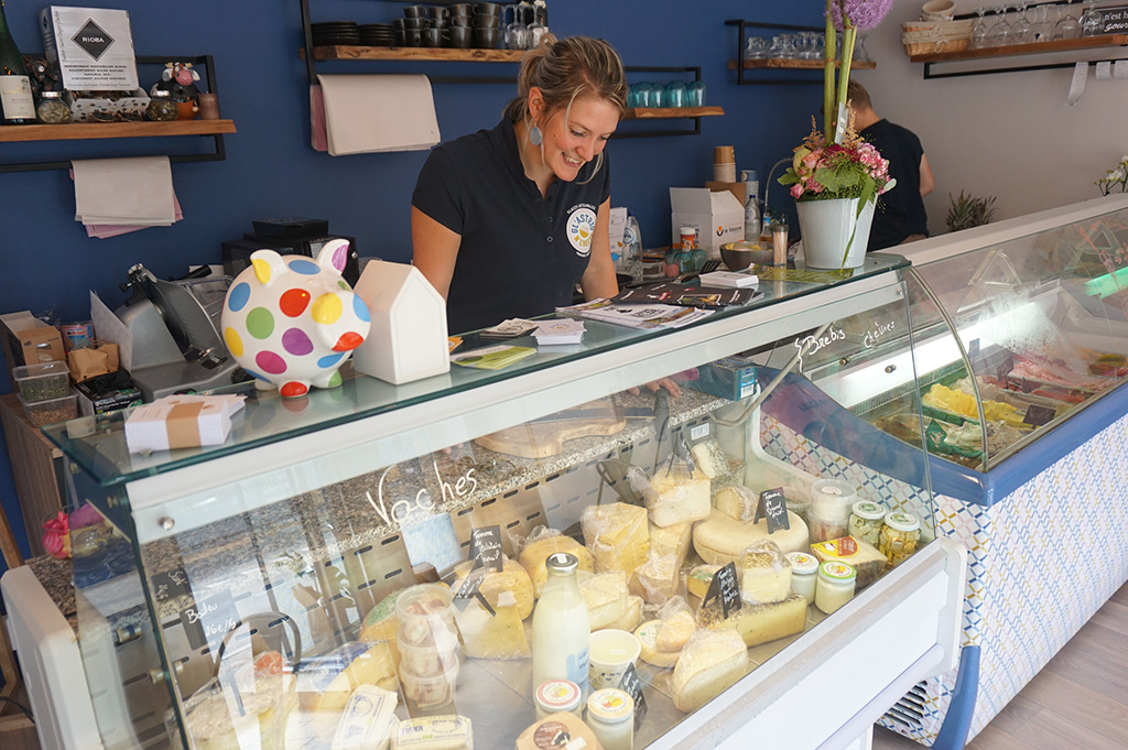 Der Eis- und Käsesalon "Gl'Astrid 'n' Cheese" in Weismes (Bild: Stephan Pesch/BRF)