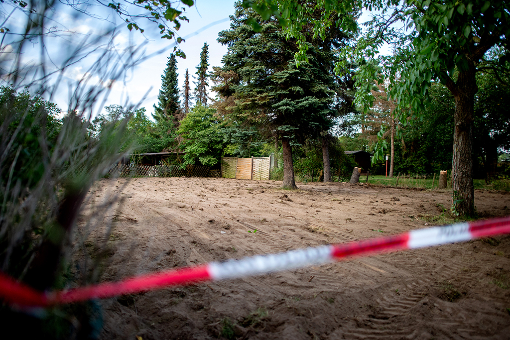 Fall Maddie: Die Durchsuchung einer Kleingartenparzelle in Hannover wurde beendet (Bild: Hauke-Christian Dittrich/AFP)