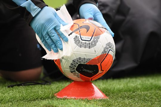 Anstoß (Illustrationsbild: Michael Regan/Pool/AFP)