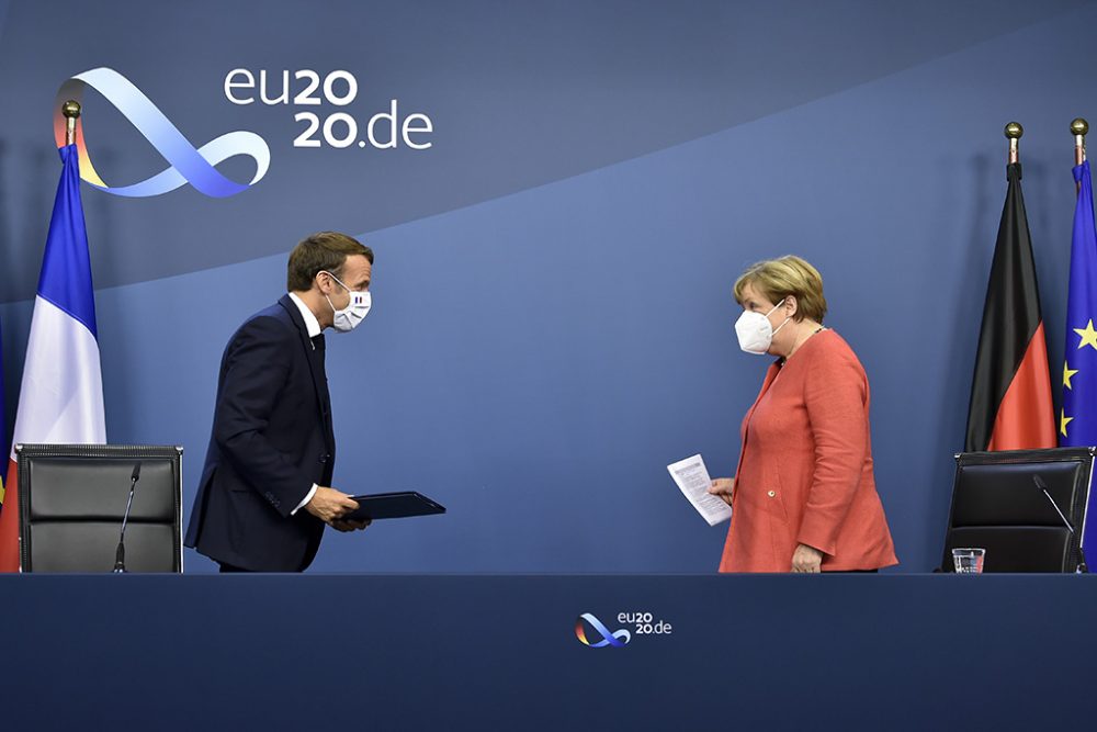 Frankreichs Präsident Macron und die deutsche Kanzlerin Merkel bei der gemeinsamen Pressekonferenz zum Abschluss des Gipfels (Bild: John Thys/AFP)