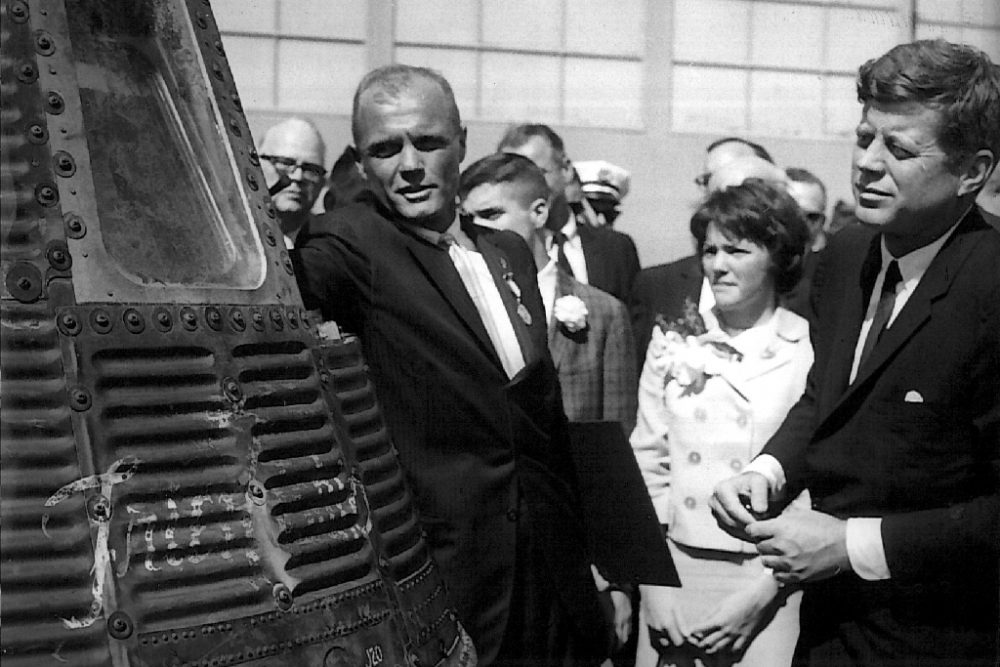 Astronaut John Glenn mit Präsident Kennedy