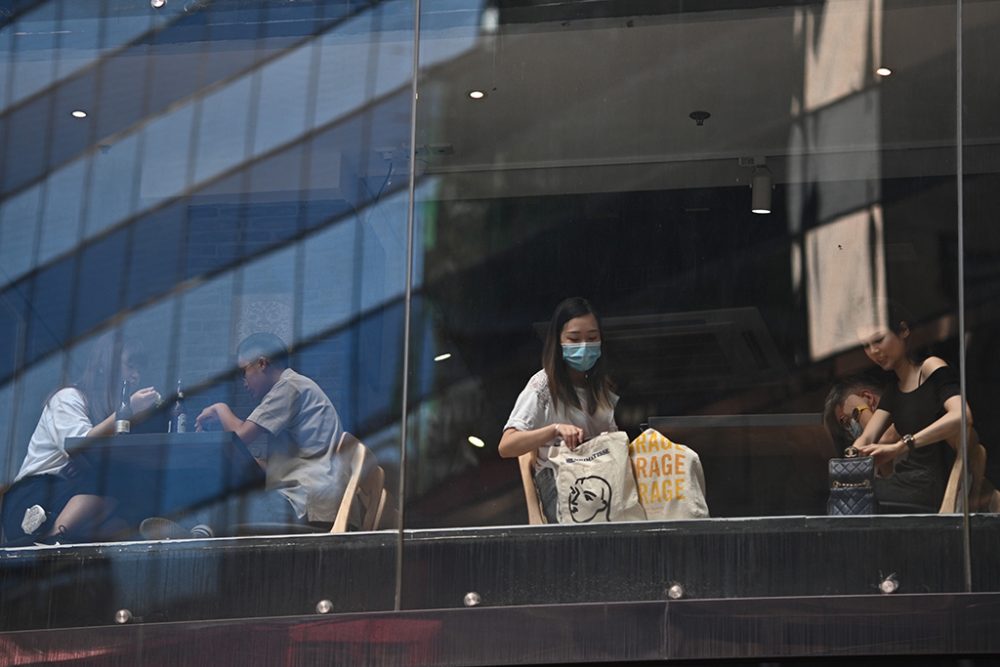 Ab Mittwoch ist Essen im Restaurant in Hongkong verboten (Bild: Anthony Wallace/AFP)