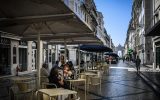 Cafés in der portugiesischen Hauptstadt Lissabon (Archivbild: Patricia De Melo Moreira/AFP)