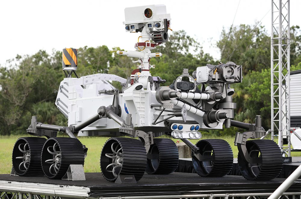 Der Mars-Rover Perseverance (Bild: Gregg Newton/AFP)