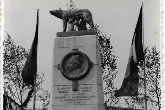 Das Pietkin-Denkmal 1957 in Sourbrodt (Bild: ZVS)