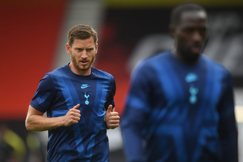 Jan Vertonghen beim Aufwärmen vor dem Spiel in Bournemouth am 9. Juli (Bild: Neil Hall/AFP)