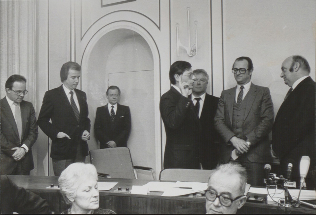 Vereidigung der Minister 1984 in Eupen (Bild: SAE)