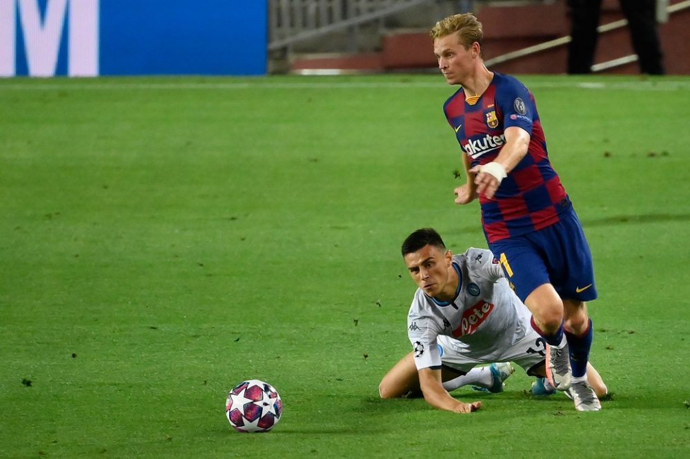 Frenkie De Jong und der FC Barcelona waren eine Numer zu groß für Neapel (Bild: Lluis Gene/AFP)