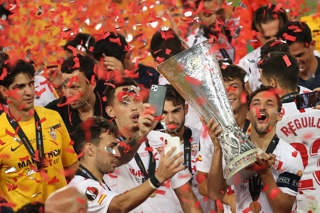 FC Sevilla feiert den Sieg der Europa League (Bild: Lars Baron/AFP)