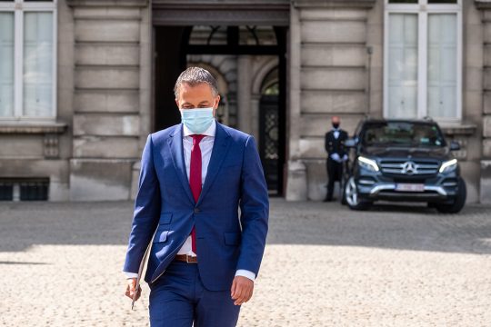 Am Freitag muss der königliche Beauftragte Egbert Lachaert dem König erneut Bericht erstatten (Bild: Nicolas Maeterlinck/Belga)