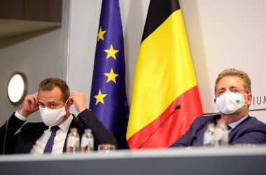 DG-Ministerpräsident Oliver Paasch und Brüssels Ministerpräsident Rudi Vervoort (Bild: Olivier Matthys/Pool/Belga)