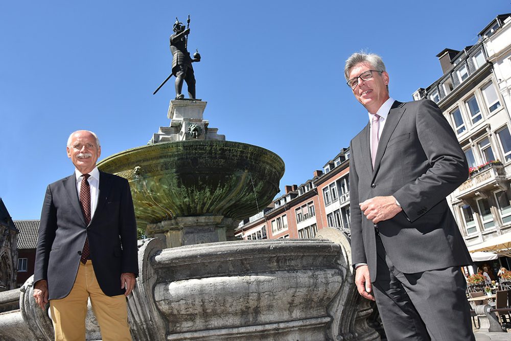 Vorsitzender des Karlspreis-Direktoriums und Oberbürgermeister Marcel Philipp (Bild: Andreas Herrmann/Stadt Aachen)