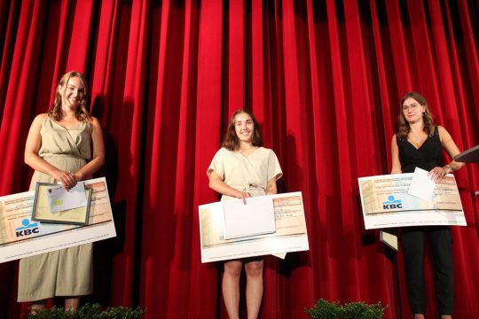 Gewinnerinnen Rhetorika 2020 (Bild: Raffaela Schaus/BRF)