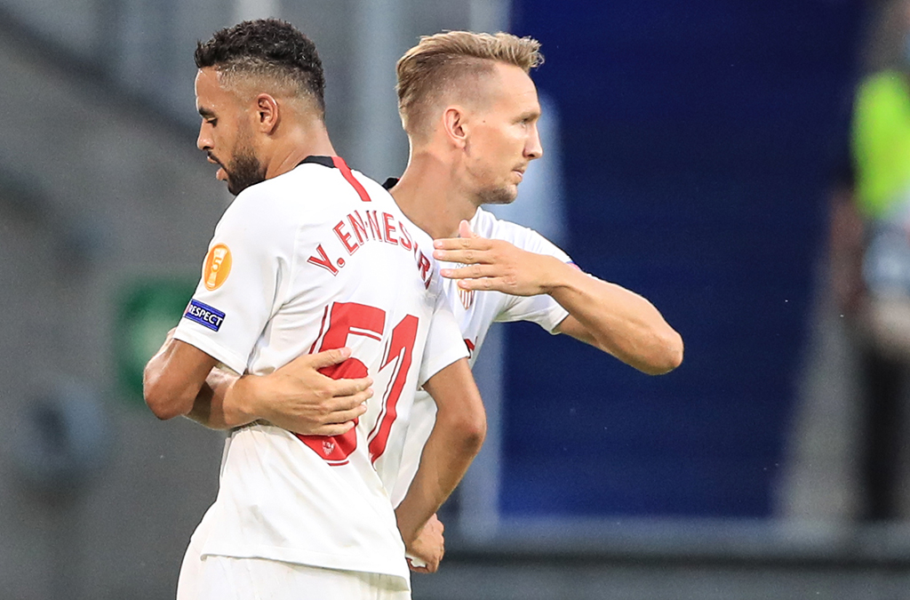 Sevilla (hier Youssef En-Nesyri und Luuk De Jong) qualifiziert sich für das Europa-League-Halbfinale (Bild: Wolfgang Rattay/AFP)