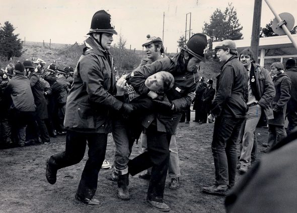 Streik der Grubenarbeiter am 27. März 1984 im britischen Warwickshire (Archivbild: EPA) 