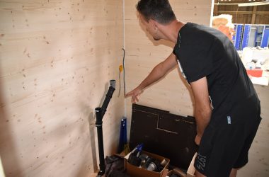 Fabien Schmitz aus Baelen baut ein Tiny House (Bild: Chantal Scheuren/BRF)