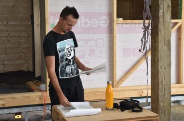 Fabien Schmitz aus Baelen baut ein Tiny House (Bild: Chantal Scheuren/BRF)