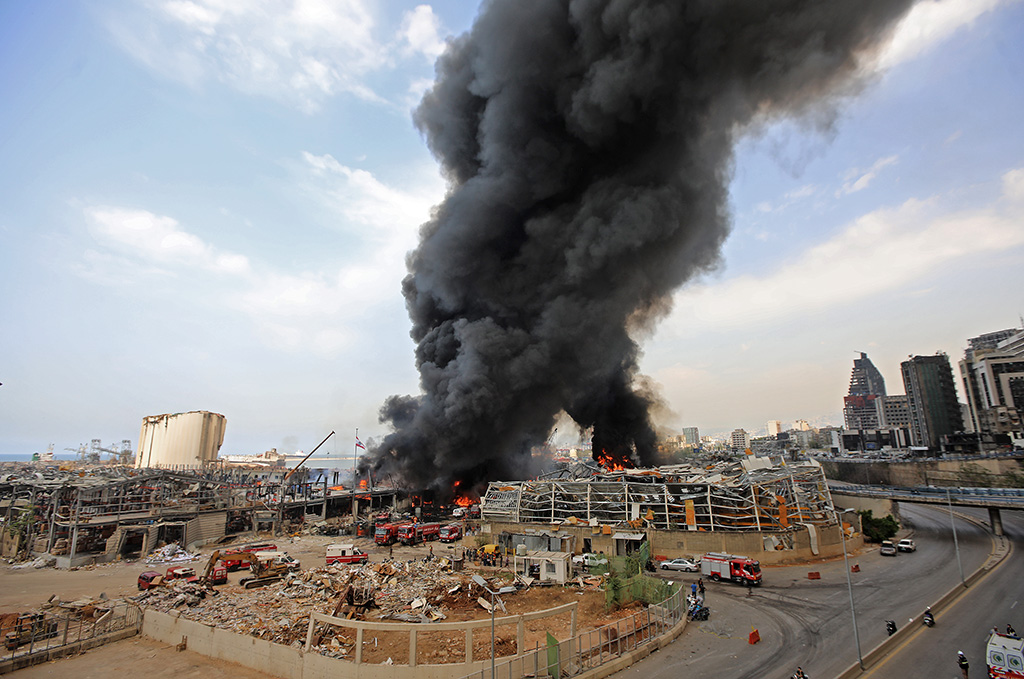 Wieder Großfeuer im Hafen von Beirut (Bild: Anwar Amro/AFP)
