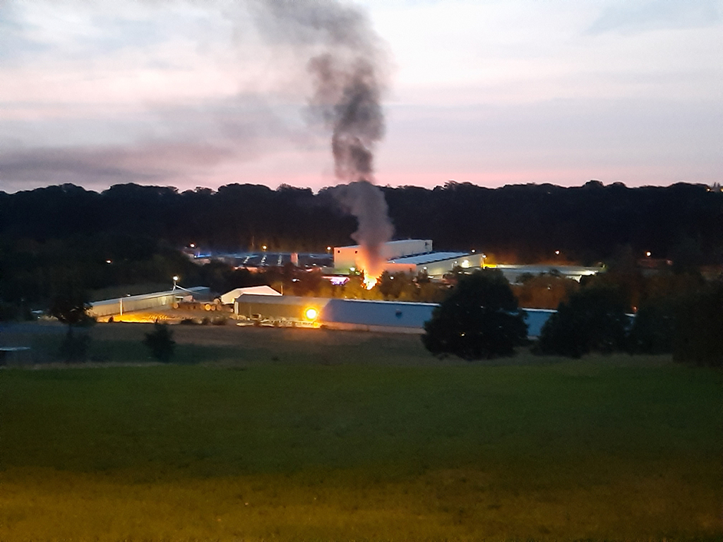 Brand im Schaumwerk des Eupener Kabelwerks (Bild: Kurt Andres/BRF)
