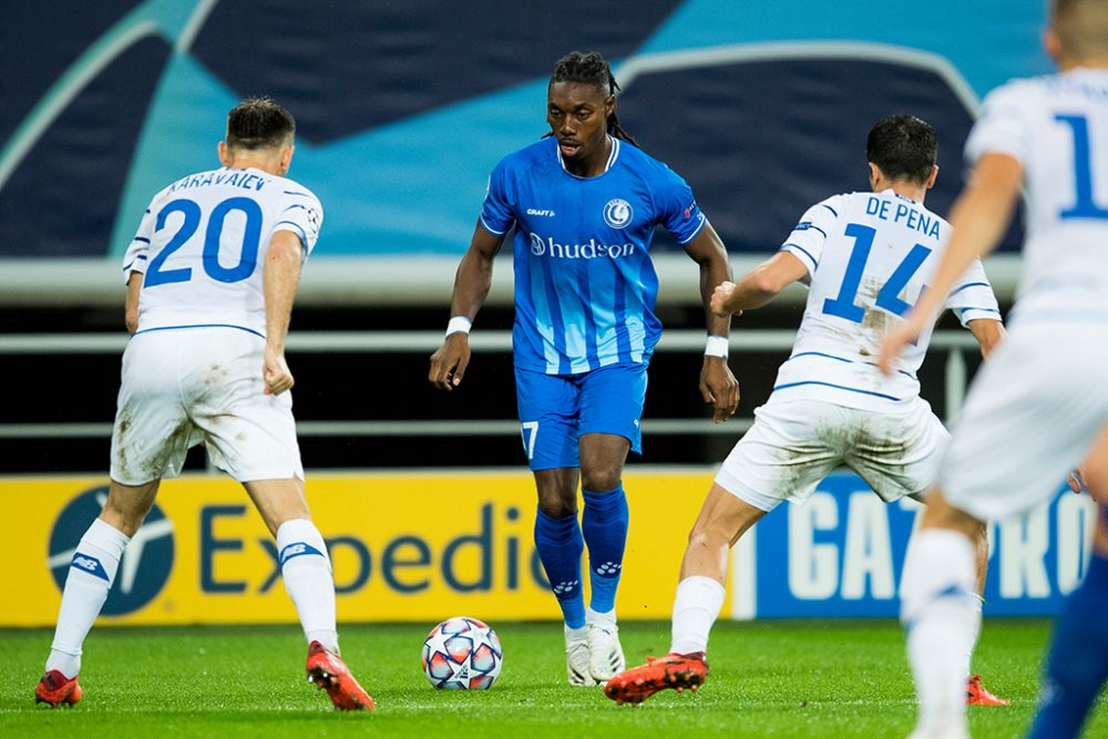 Jordan Botaka von AA Gent (Mi) im Champions League Play off gegen Kiew