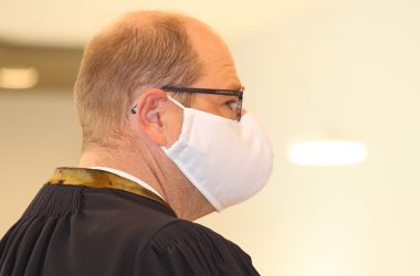 Strafverteidiger Denis Barth bei der bei der Verkündung des Strafmaßes am Mittwoch (Bild: Chantal Delhez/BRF)
