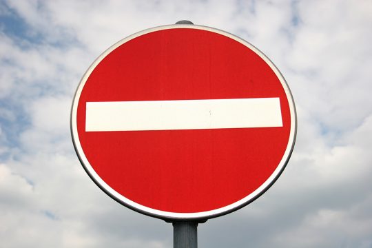 Einbahnstraßen-Schild