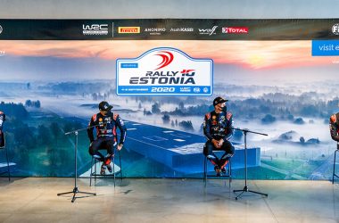 Der Freitag bei der Rallye Estland: Pressekonferenz mit den Hyundai-Fahrern (Bild: Jarek Jõepera)
