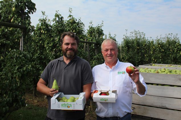 Obstbauer Xavier Laduron und Erwin Schöpges von der Genossenschaft Faircoop (Bild: Andreas Lejeune/BRF)
