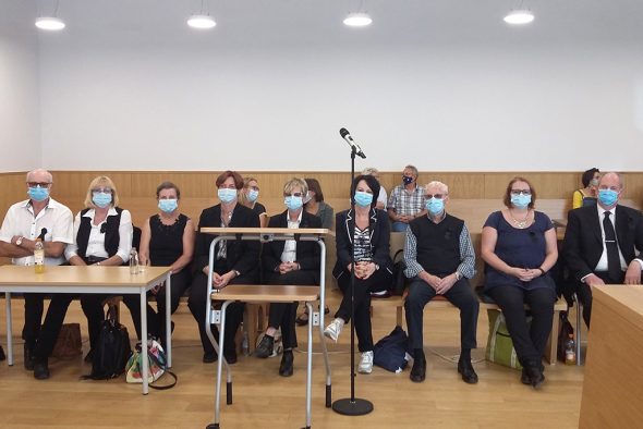 Die Familie von Juppi Lenaerts, Zivilpartei in dem Schwurgerichtsprozess, am Tag der Verkündung des Strafmaßes (Bild: Chantal Delhez/BRF)