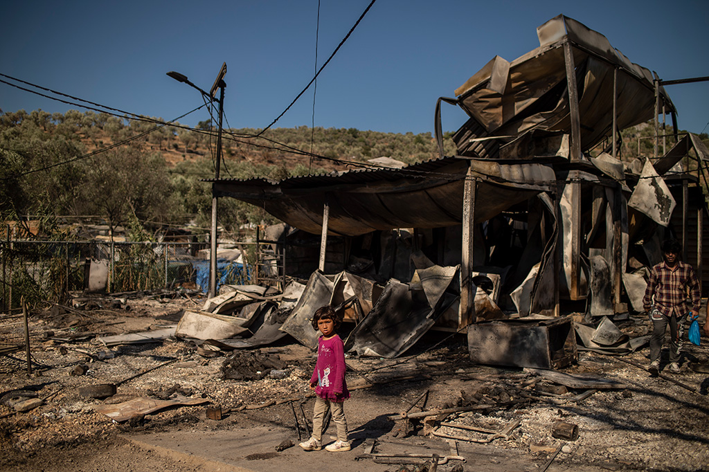 Nach dem Brand im Flüchtlingslager Moria auf Lesbos (Bild: Angelos Tzortzinis/AFP)