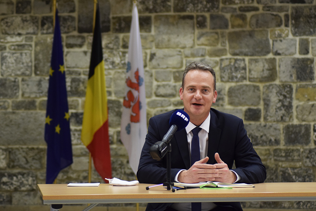 DG-Ministerpräsident Oliver Paasch bei der Pressekonferenz in Eupen, nach dem Nationalen Sicherheitsrat vom 23. September (Bild: Stephan Pesch/BRF)