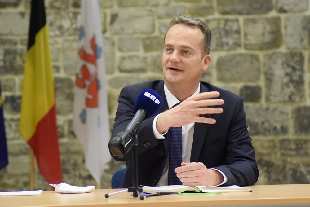 DG-Ministerpräsident Oliver Paasch bei der Pressekonferenz in Eupen, nach dem Nationalen Sicherheitsrat vom 23. September (Bild: Stephan Pesch/BRF)