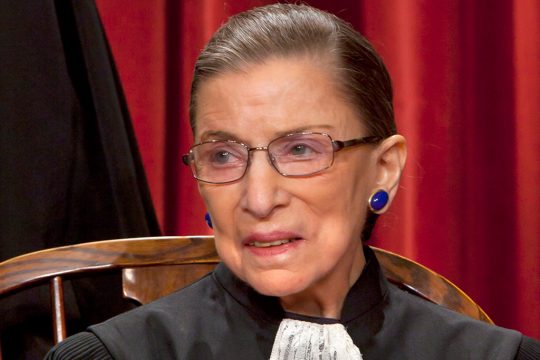 Ruth Bader Ginsburg 2010 (Bild: Jim Lo Scalzo/EPA)