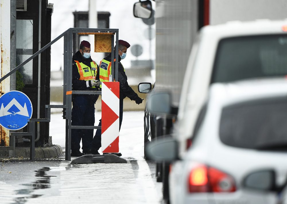 Grenzkontrolle an der ungarisch-österreichischen Grenze am 1. September (Bild: Robert Jaeger/APA/AFP)