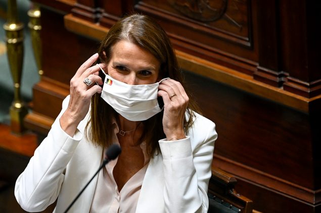 Sophie Wilmès in der Kammer (Bild: Dirk Waem/Belga)