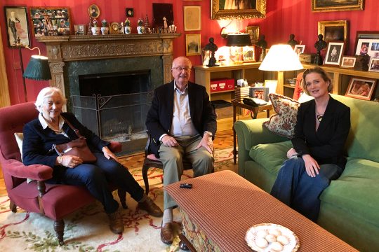 König Albert und Königin Paola haben Prinzessin Delphine im Schloss Belvédère empfangen (Bild: Royal Palace Of Belgium/AFP)