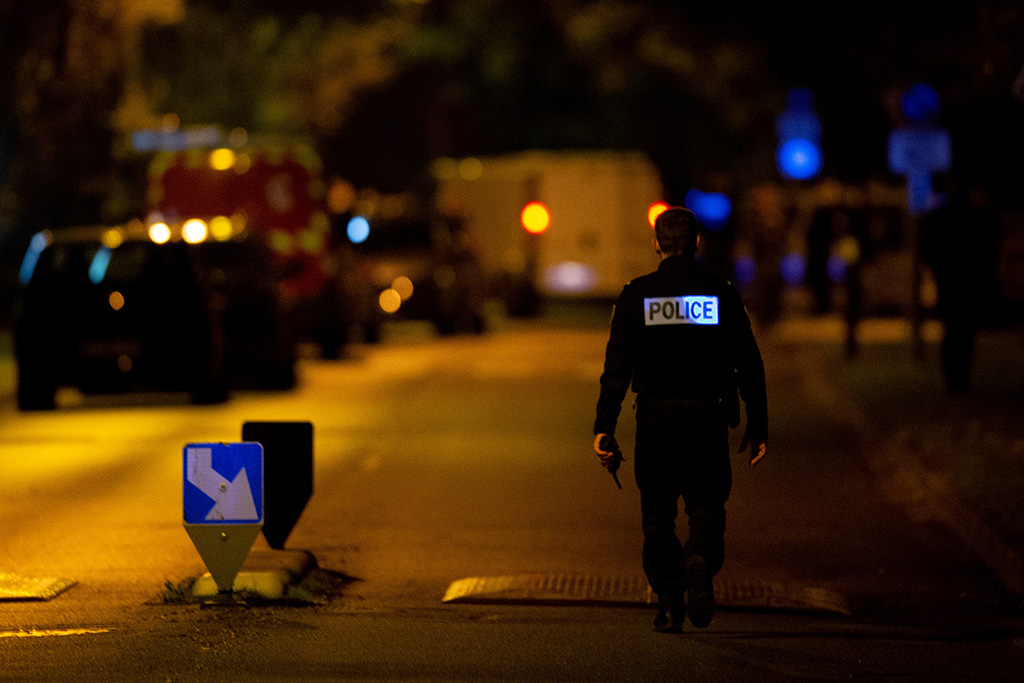 Anschlag auf Lehrer in der Nähe von Paris (Bild: Abdulmonam Eassa/Pool/AFP)