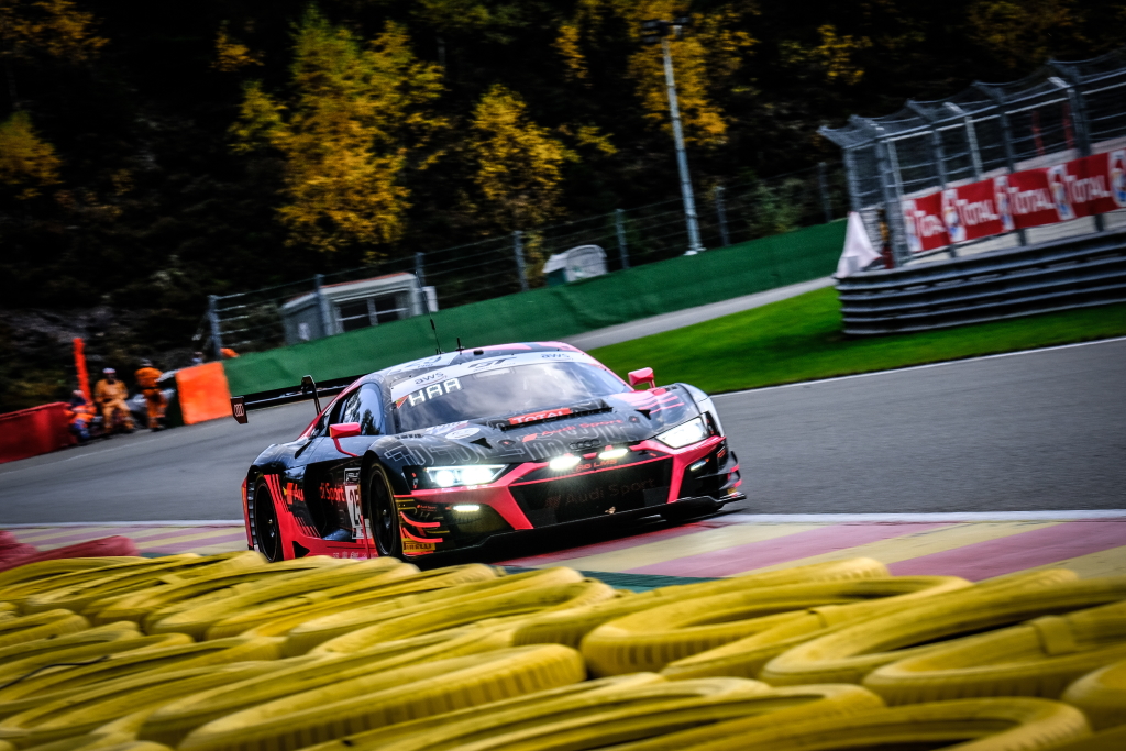 Der Audi von Markus Winkelhock, Dorian Boccolacci und Christopher Haase lag nach 18 Rennstunden vorn (Bild: Dirk Bogaerts Photography/SRO)