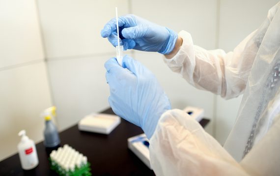 Corona-Test an der KU Löwen (Archivbild: Eric Lalmand/Belga)